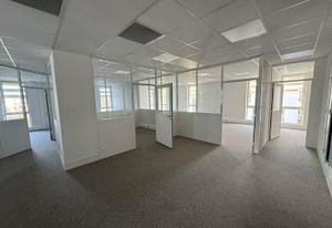 Location bureaux Tours Nord - Proche tramway et autoroute A10