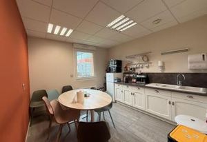 Location bureaux Beauvais - 196 m² - Site clos et sécurisé
