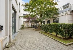 Vente bureaux Lyon 7 - Métro, tramway et bus à proximité