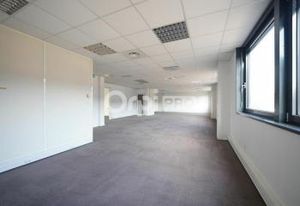 Bureaux à louer Saint-Quentin-Fallavier - Proche A43, E70 et gare