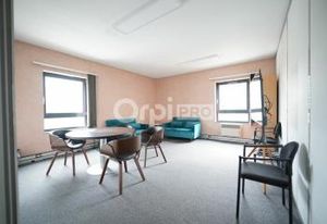 Location bureaux Villeurbanne - Proche transports et commodités