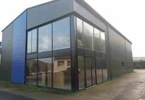 Location bureaux Montivilliers - Axe passant et parking privé