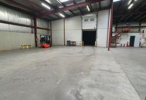 Bâtiment indépendant à vendre Gières - Accès direct