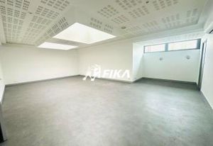 Location bureaux Artigues-près-Bordeaux - Tram A et bus proches
