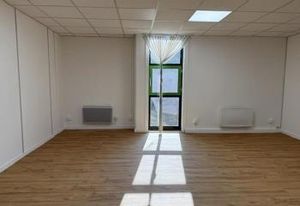 Location bureaux Lognes - Proche RER A et autoroute A4