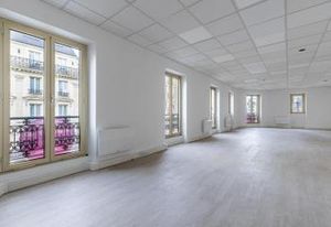Location bureaux Paris 9 - Proche Notre-Dame de Lorette et Gare Saint-Lazare