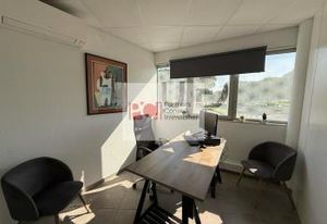Location bureaux Nîmes - Proche A9, gare et bus