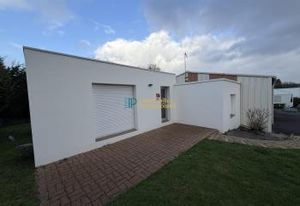 Location local d'activité La Mézière - Accès PL et bureaux équipés