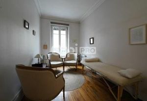 Location bureau Lyon 6 - Proche métro A et bus C1, C6