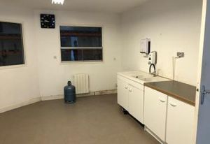 Location local d'activité La Ville-aux-Dames - Proche A10
