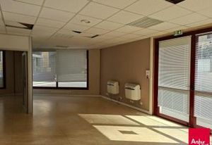 Vente local commercial angle de rue centre-ville du Mans