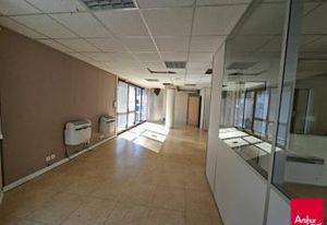 Vente local commercial angle de rue centre-ville du Mans