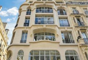 Bureaux à louer Paris 10 - Proche métro, RER et vue imprenable