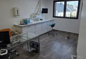 Bureau Herbignac - Proche pôles santé et axes routiers