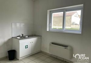 Location local commercial Vallet - Proche Super U