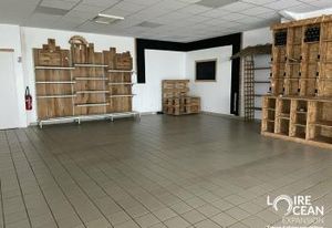 Location local commercial Vallet - Bd d'Alcester face Super U