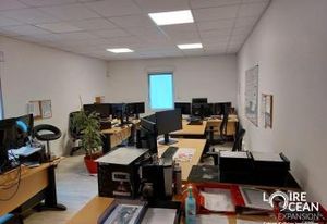 Vente bureau Nantes - Proche Bouaye, parking privé