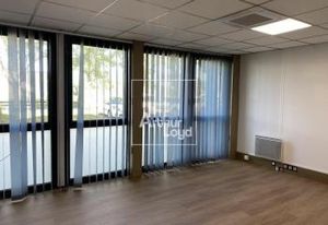 Bureaux à louer Moissy-Cramayel - Proche RER D et axes routiers