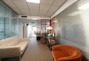 Location bureaux Lyon 6 - Proche métro A, B et bus 37