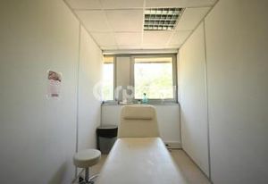 Bureaux à louer Bron - Accès PMR, ERP et bus ligne 26
