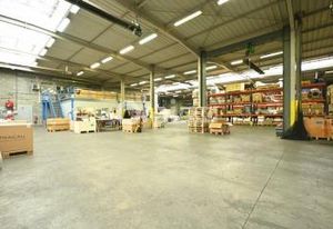 Bureaux à louer Genas - Proche route de Grenoble et bus 48