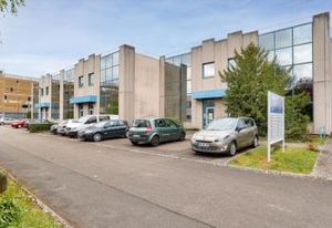 Location local d'activité La Verrière - Accès camion