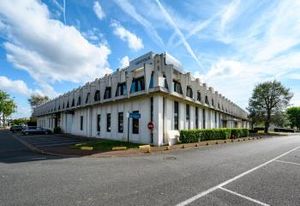 Location local d'activité Évry-Courcouronnes - Proche autoroute et gare
