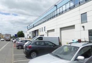 Location local d'activité Le Thillay - Proche A1/A3 et RER D