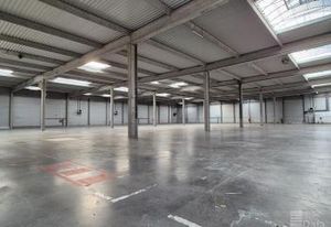 Location entrepôt Bussy-Saint-Georges - 4 portes à quai