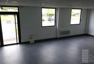 Location local d'activité Meaux - Hall 257 m² + bureaux 148 m²