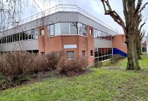 Location local d'activité Saint-Thibault-des-Vignes - Rénové