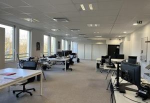 Location bureaux Chessy - Proche RER A et place d'Ariane