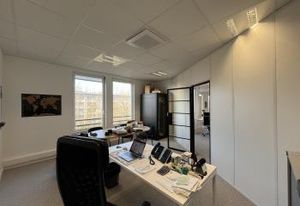Location bureaux Chessy - Proche RER A et place d'Ariane