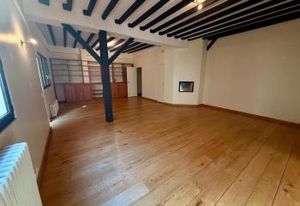 Location local commercial atypique Paris 5e - Cour Larrey