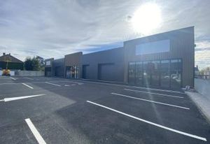 Location local commercial Fleury-les-Aubrais - Rénové et prêt à l'emploi