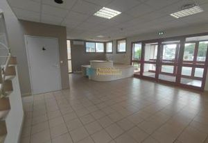 Location bureaux Concarneau - Proche rond-point d'accès à la ville