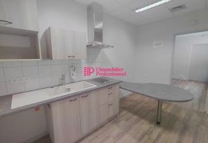 Location bureaux Concarneau - Proche rond-point d'accès à la ville