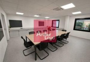 Bureaux à louer Clermont-Ferrand ZI Brézet - Proche axes autoroutiers
