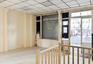 Vente boutique Paris 18e près Guy Môquet