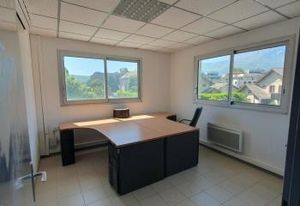 Bureaux à louer Eybens - Proche rocade sud et ligne de bus 12