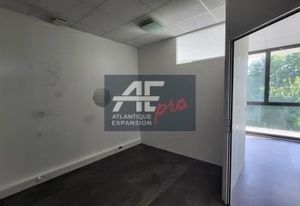 Location bureaux Saint-Nazaire - Proche bus et parking privé