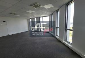 Location bureaux Saint-Nazaire - Entrée de ville, proche parking