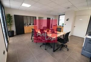 Location bureaux Cournon-d'Auvergne - Accès A75 et bus