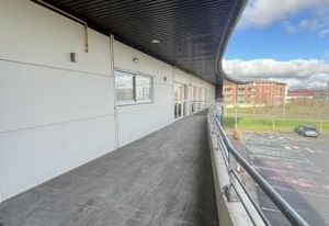 Location bureaux Colomiers - Centre commercial, ascenseur et PMR