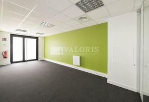Location bureaux Caluire-et-Cuire - Proche bus et services