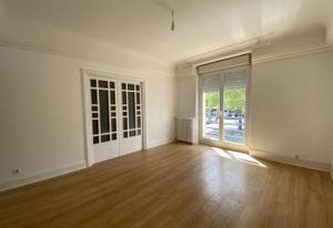 Location bureaux Lorient centre - Proche commerces et transports