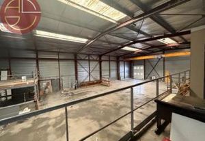 Location entrepôt Plaisance-du-Touch - 3 portes sectionnelles