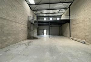 Locaux d'activité à vendre Persan - Proximité A16 et N185