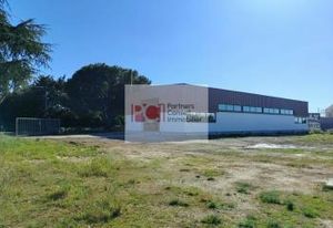 Locaux d'activité à louer Garons - Proche A54 sortie 1