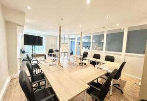 Bureaux à louer Paris 9 - Calme et verdure près métro Anvers